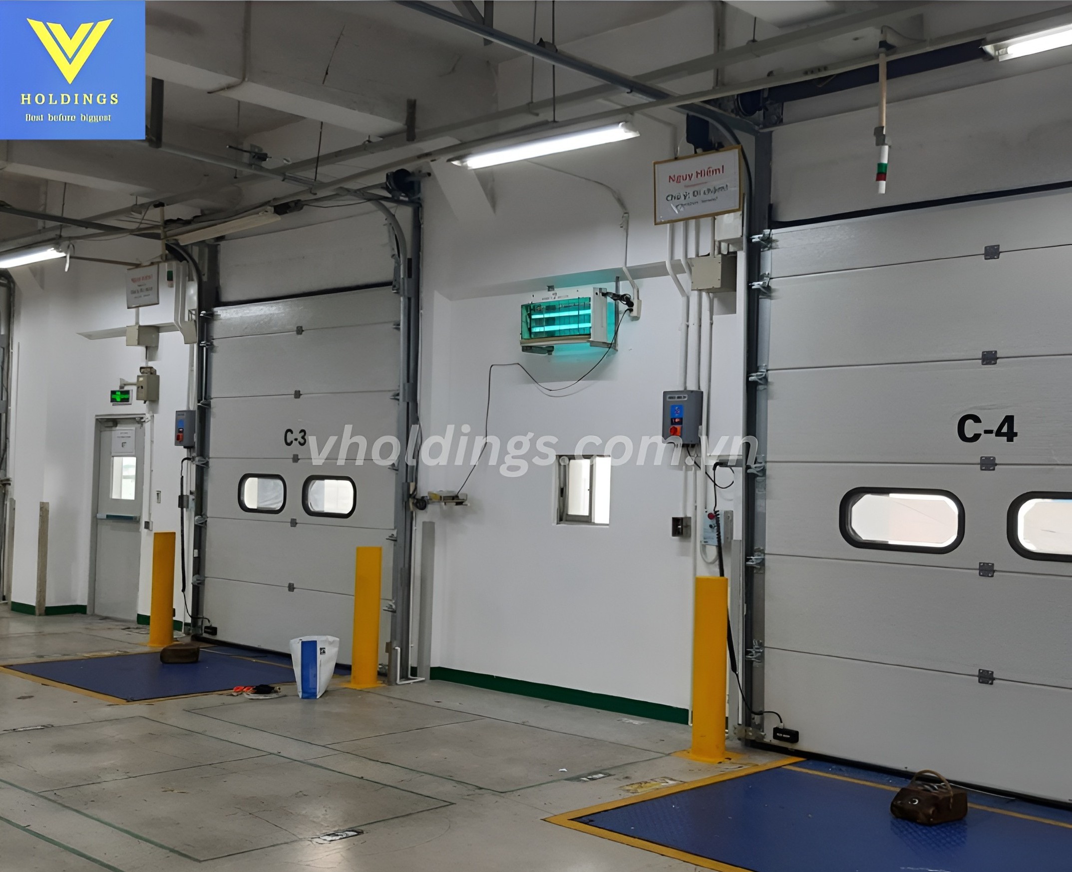 Cửa trượt trần là gì? Tìm hiểu giải pháp cửa công nghiệp Assa Abloy