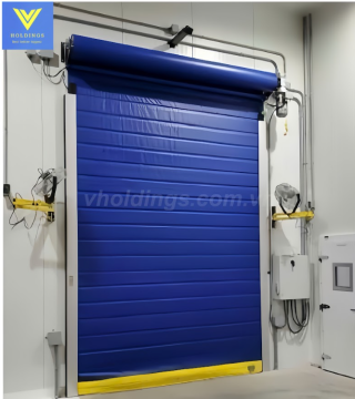 Cửa cuốn nhanh chống đóng băng: giải pháp khắc phục sự cố kẹt cửa kho lạnh